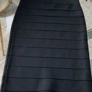 🍎BCBGMaxAzria  Women’s Black Pencil Midi Skirt, Size S (24.5”long)